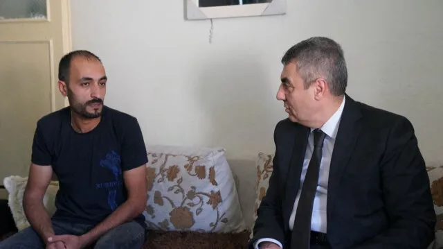 مسؤول تركي كبير يزور عائلات سورية في قيصري..إليك التفاصيل